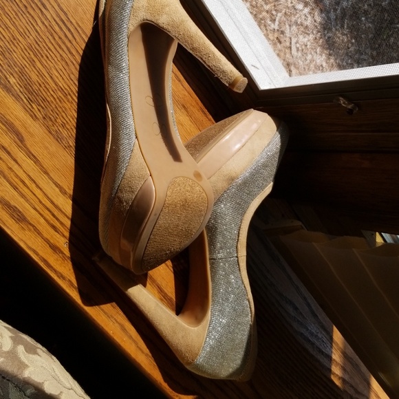 Jessica Simpson size 8 heels - Picture 2 of 3